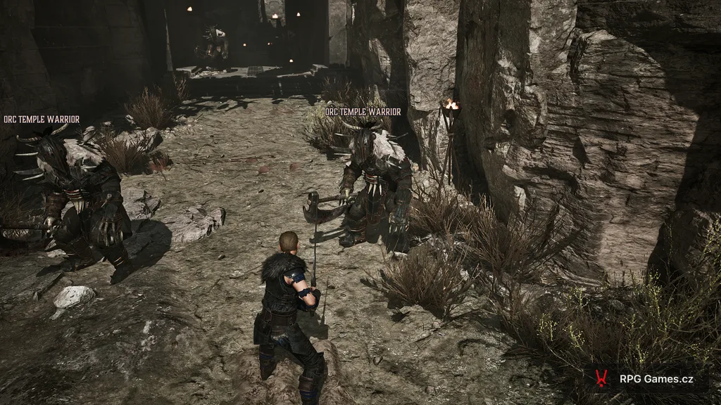 Gothic Remake — souboj s orky před kamenným chrámem