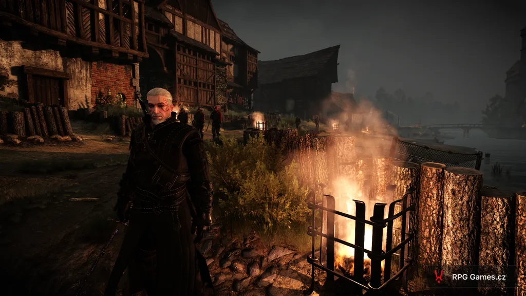 Geralt u ohniště v nočním přístavu Novigradu — Zaklínač 3