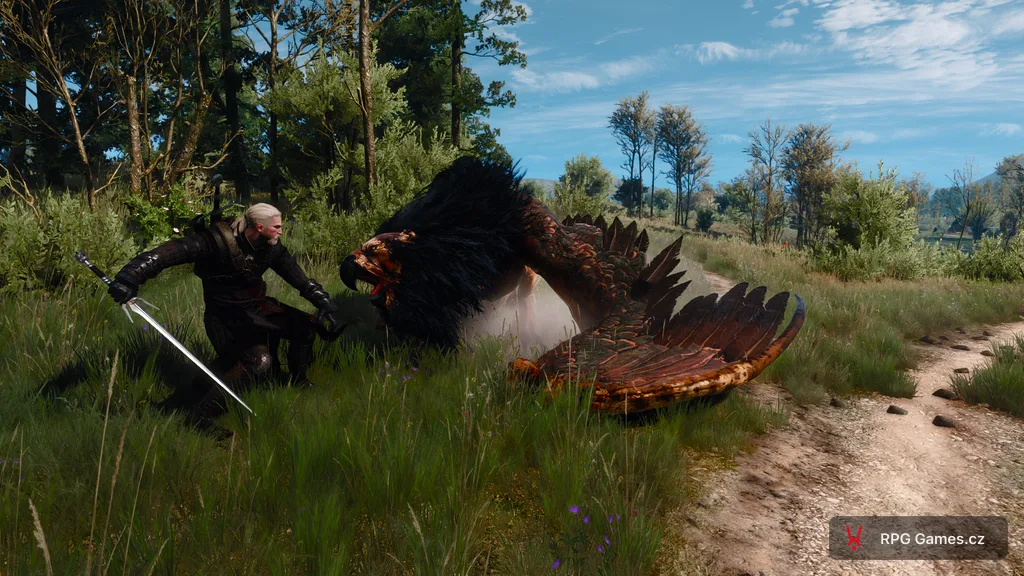 Geralt se stříbrným mečem proti gryfovi na louce v Bělosadu — lví tělo, orlí hlava a křídla, Zaklínač 3