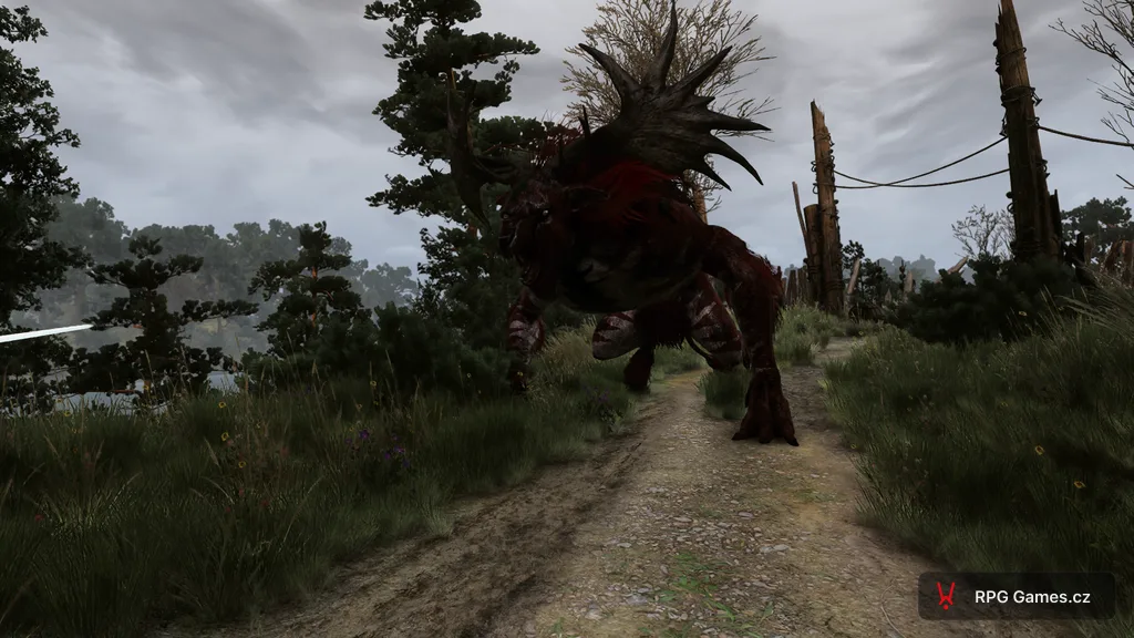 Geralt proti Morvuddovi na lesní cestě v noci — běs s parohy a pruhy, Zaklínač 3 Skellige