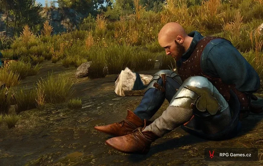Quest Na milost cizincům ve hře Zaklínač 3 — svázaný John Verdun u břehu u Mulbrydale