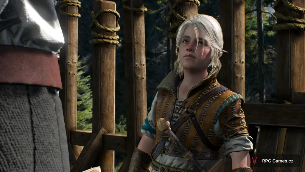 Detail mladé Ciri v tréninkovém oděvu na cimbuří Kaer Morhen, Zaklínač 3
