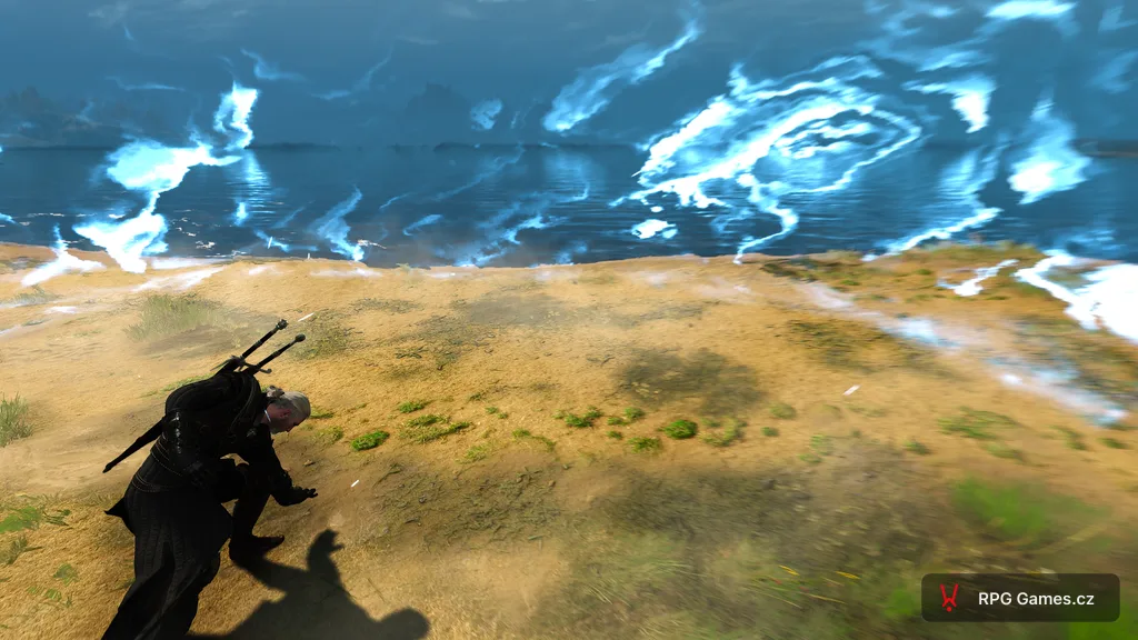 Geralt sesílá znamení Aard ve hře Zaklínač 3 — modrá vlna vějířem před ním